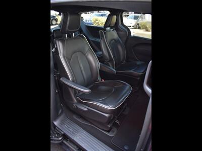 2020 Chrysler Pacifica Hybrid Limited   - Photo 26 - Mesa, AZ 85201