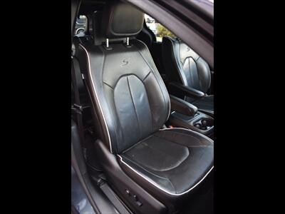 2020 Chrysler Pacifica Hybrid Limited   - Photo 36 - Mesa, AZ 85201