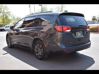 2020 Chrysler Pacifica Hybrid Limited   - Photo 6 - Mesa, AZ 85201