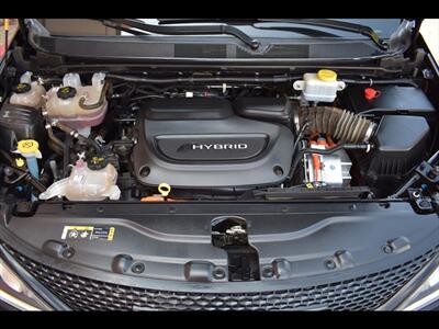 2020 Chrysler Pacifica Hybrid Limited   - Photo 42 - Mesa, AZ 85201