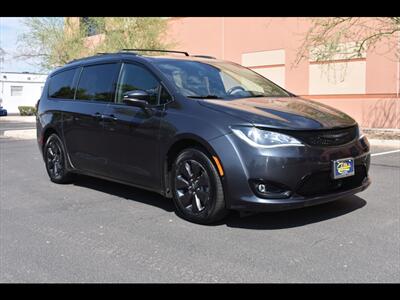 2020 Chrysler Pacifica Hybrid Limited   - Photo 2 - Mesa, AZ 85201