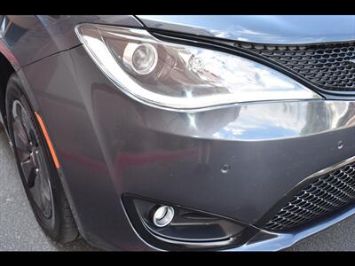 2020 Chrysler Pacifica Hybrid Limited   - Photo 45 - Mesa, AZ 85201