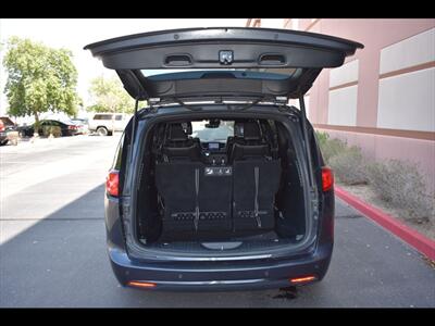 2020 Chrysler Pacifica Hybrid Limited   - Photo 24 - Mesa, AZ 85201