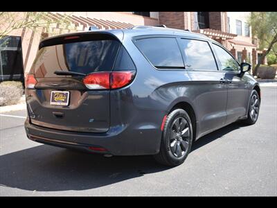 2020 Chrysler Pacifica Hybrid Limited   - Photo 7 - Mesa, AZ 85201