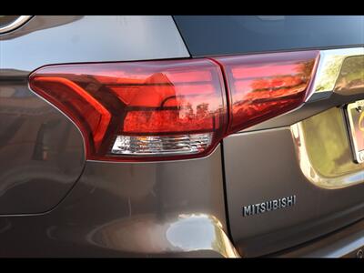 2017 Mitsubishi Outlander SEL   - Photo 50 - Mesa, AZ 85201