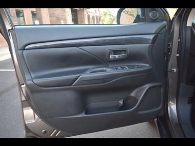 2017 Mitsubishi Outlander SEL   - Photo 17 - Mesa, AZ 85201