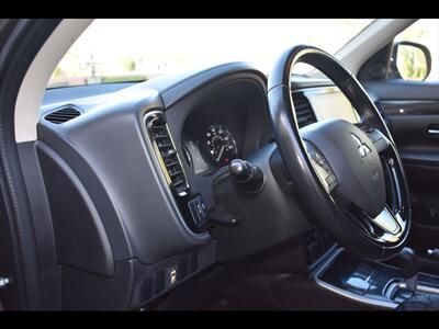 2017 Mitsubishi Outlander SEL   - Photo 14 - Mesa, AZ 85201