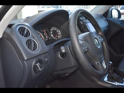 2015 Volkswagen Tiguan SE   - Photo 15 - Mesa, AZ 85201