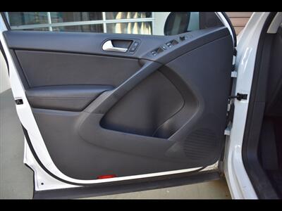 2015 Volkswagen Tiguan SE   - Photo 18 - Mesa, AZ 85201