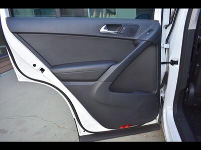 2015 Volkswagen Tiguan SE   - Photo 22 - Mesa, AZ 85201