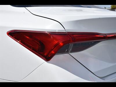 2019 Toyota Avalon Hybrid Limited   - Photo 36 - Mesa, AZ 85201