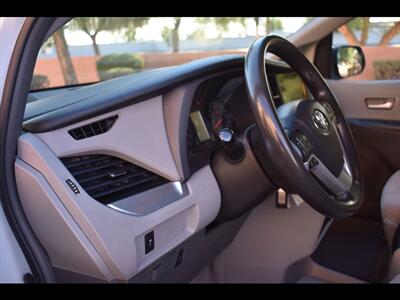 2017 Toyota Sienna LE 8-Passenger - Photo 14 - Mesa, AZ 85201