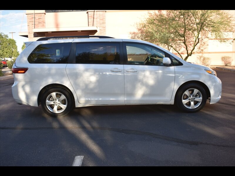 2017 Toyota Sienna LE 8-Passenger   - Photo 1 - Mesa, AZ 85201