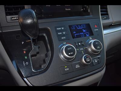 2017 Toyota Sienna LE 8-Passenger - Photo 12 - Mesa, AZ 85201