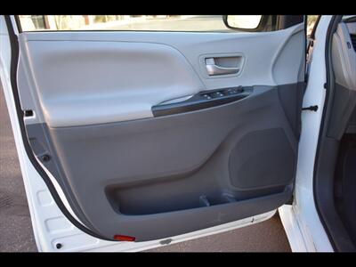 2017 Toyota Sienna LE 8-Passenger - Photo 17 - Mesa, AZ 85201