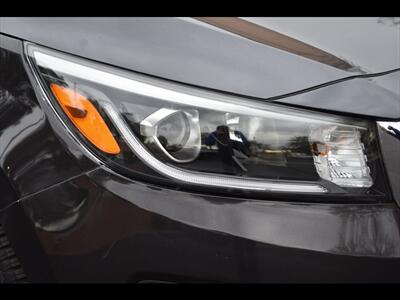 2020 Kia Sedona LX - Photo 43 - Mesa, AZ 85201