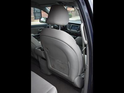 2020 Kia Sedona LX - Photo 28 - Mesa, AZ 85201