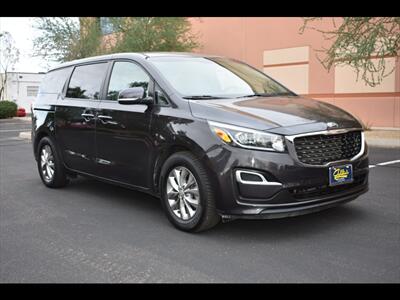 2020 Kia Sedona LX - Photo 2 - Mesa, AZ 85201