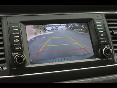 2020 Kia Sedona LX - Photo 10 - Mesa, AZ 85201