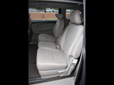 2020 Kia Sedona LX - Photo 20 - Mesa, AZ 85201