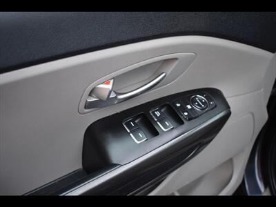 2020 Kia Sedona LX - Photo 19 - Mesa, AZ 85201