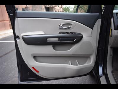 2020 Kia Sedona LX - Photo 18 - Mesa, AZ 85201