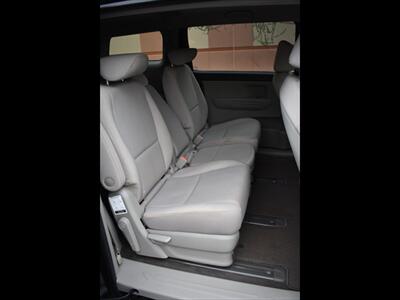 2020 Kia Sedona LX - Photo 26 - Mesa, AZ 85201