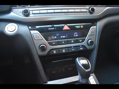 2018 Hyundai ELANTRA SEL - Photo 11 - Mesa, AZ 85201