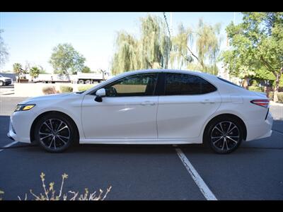 2020 Toyota Camry SE   - Photo 4 - Mesa, AZ 85201