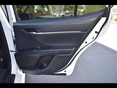 2020 Toyota Camry SE   - Photo 27 - Mesa, AZ 85201