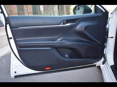 2020 Toyota Camry SE   - Photo 17 - Mesa, AZ 85201