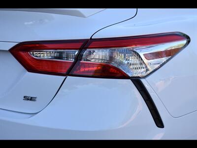 2020 Toyota Camry SE   - Photo 48 - Mesa, AZ 85201