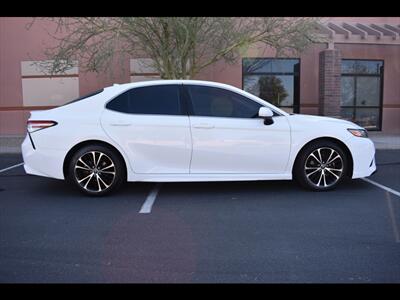 2020 Toyota Camry SE   - Photo 1 - Mesa, AZ 85201