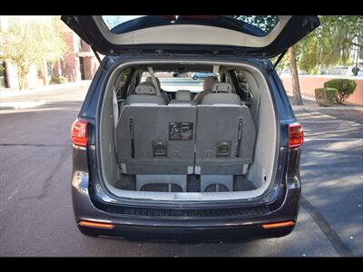 2020 Kia Sedona LX   - Photo 25 - Mesa, AZ 85201