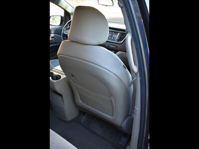 2020 Kia Sedona LX   - Photo 28 - Mesa, AZ 85201