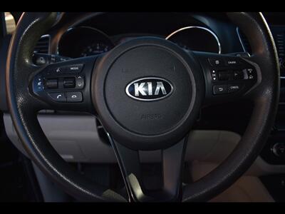2020 Kia Sedona LX   - Photo 14 - Mesa, AZ 85201