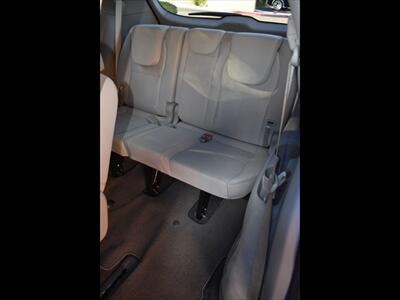 2020 Kia Sedona LX   - Photo 22 - Mesa, AZ 85201