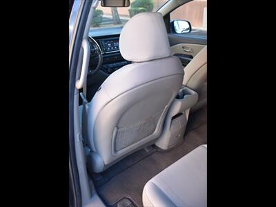 2020 Kia Sedona LX   - Photo 21 - Mesa, AZ 85201