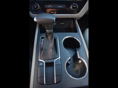 2020 Kia Sedona LX   - Photo 13 - Mesa, AZ 85201