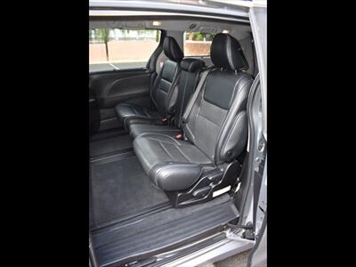 2018 Toyota Sienna SE 8-Passenger   - Photo 19 - Mesa, AZ 85201