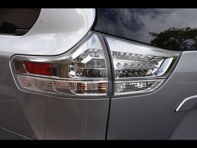 2018 Toyota Sienna SE 8-Passenger   - Photo 48 - Mesa, AZ 85201