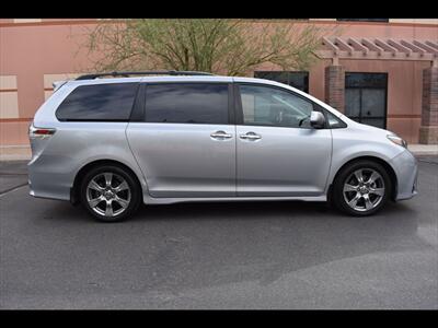 2018 Toyota Sienna SE 8-Passenger Minivan