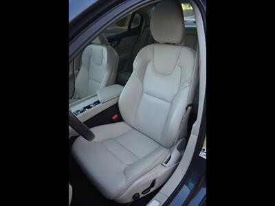 2020 Volvo S60 T6 Momentum   - Photo 16 - Mesa, AZ 85201