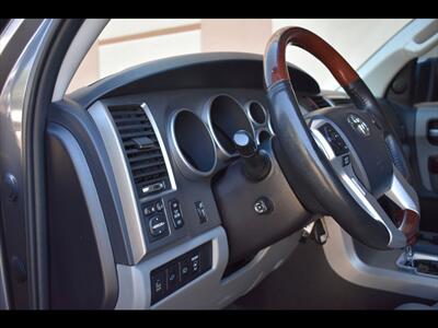 2017 Toyota Sequoia Platinum   - Photo 15 - Mesa, AZ 85201