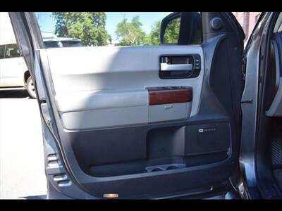 2017 Toyota Sequoia Platinum   - Photo 18 - Mesa, AZ 85201