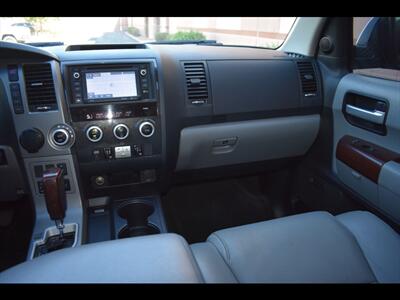 2017 Toyota Sequoia Platinum   - Photo 39 - Mesa, AZ 85201