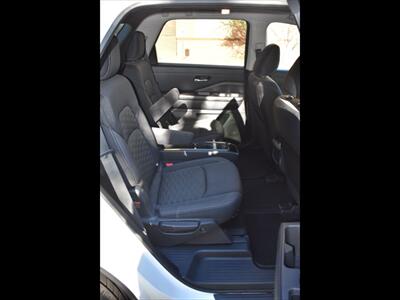 2022 Nissan Pathfinder SV - Photo 27 - Mesa, AZ 85201
