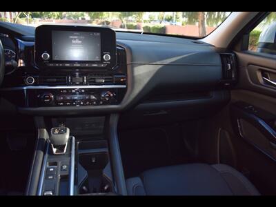 2022 Nissan Pathfinder SV - Photo 33 - Mesa, AZ 85201