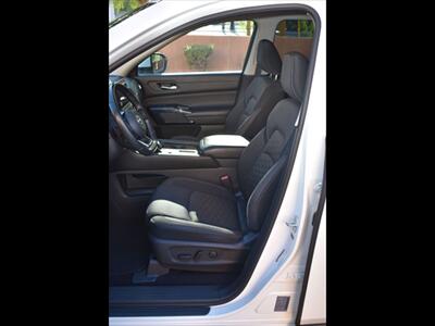 2022 Nissan Pathfinder SV - Photo 16 - Mesa, AZ 85201