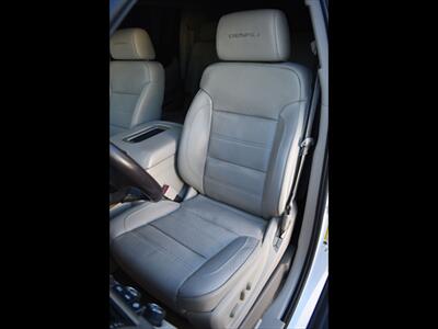 2016 GMC Yukon XL Denali - Photo 16 - Mesa, AZ 85201